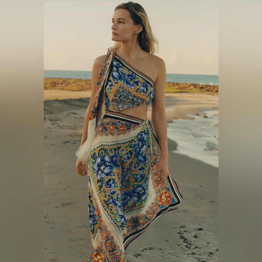 One-Shoulder Floral Scarf-Print Dress in Blue and Gold - Picture 3 of 11